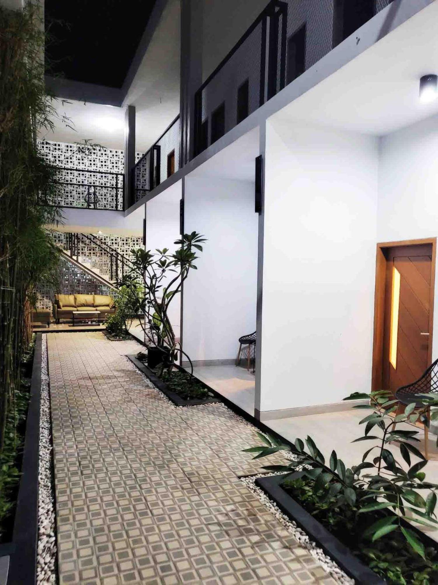 Cabin15 - Syariah Blitar Exteriör bild
